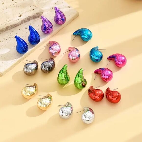 ✨🆕✨ BoHo Tear Drop Earrings ✨ in Purple & Blue✨ - Picture 4 of 10